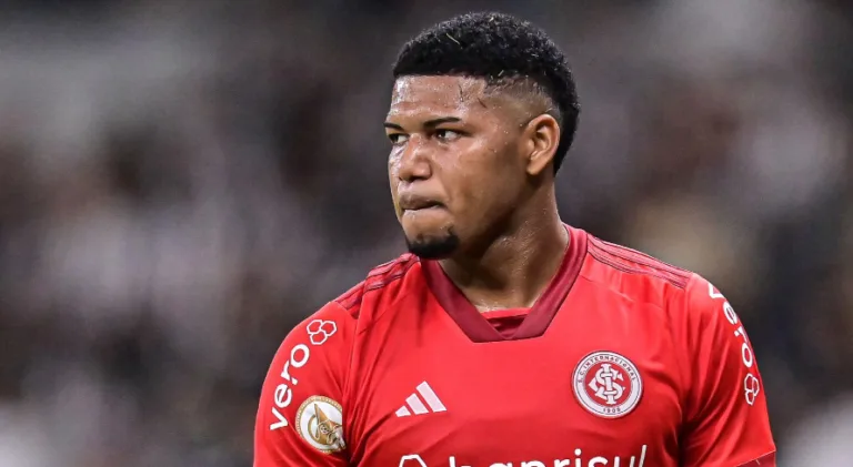 Baldasso lamenta atitude de ex-jogador do Internacional: “Vai jogar a carreira fora”