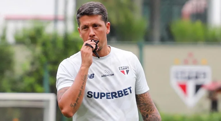 Vitor Guedes aponta técnico perdendo o respaldo no futebol brasileiro