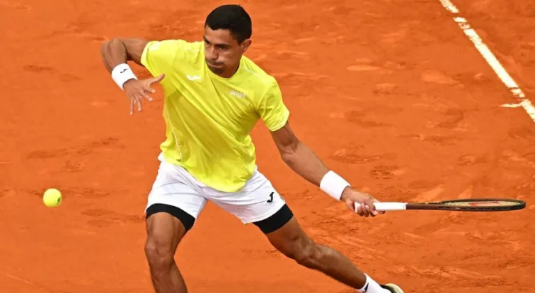 Thiago Monteiro surpreende Tsitsipas e avança no Masters 1000 de Madri