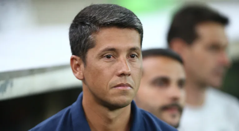 SPFC confirma a saída do técnico Thiago Carpini
