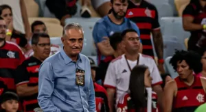 Tite critica atitude de torcedores do Flamengo e faz pedido sobre jogador: “Senão vai afundar”