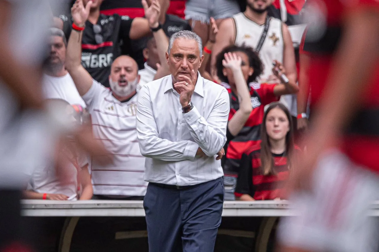 Torcedores do Flamengo questionam desempenho de Tite