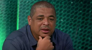 Vampeta surpreende ao cogitar futuro do goleiro do Palmeiras: “Weverton é veterano”