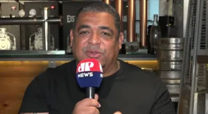 Vampeta aponta time que “pipoca” no Brasileirão: “Palmeiras e Flamengo não dão mole”