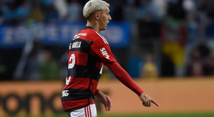 Varela vive ano especial no Flamengo de Tite
