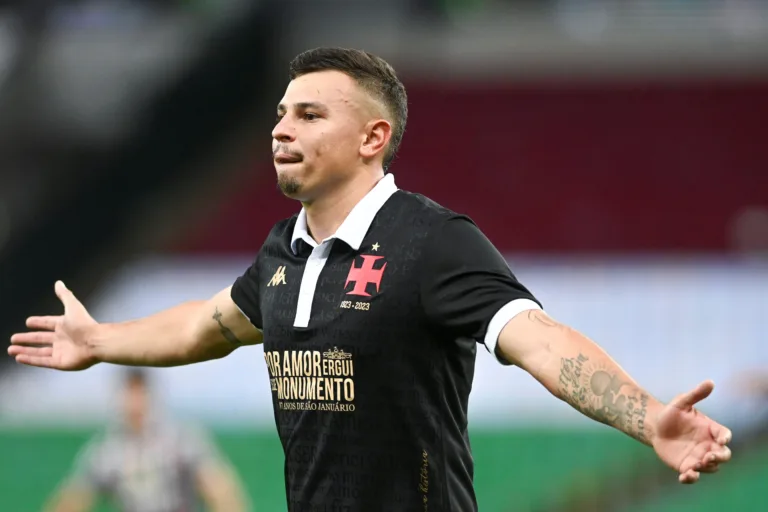 Vasco x Vitória – Campeonato Brasileiro: palpites, escalação e onde assistir – 12/05/2024