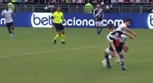 Ana Thaís contesta árbitro em polêmica com VAR em Vasco x Grêmio: “É isso o tempo todo”