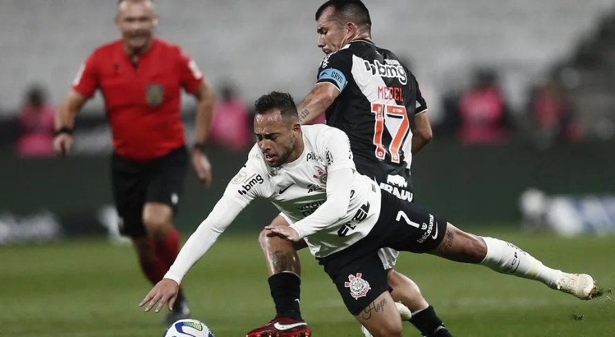 Flavio Prado aponta time que “dá pena” no futebol brasileiro hoje: “Elenco limitadíssimo”