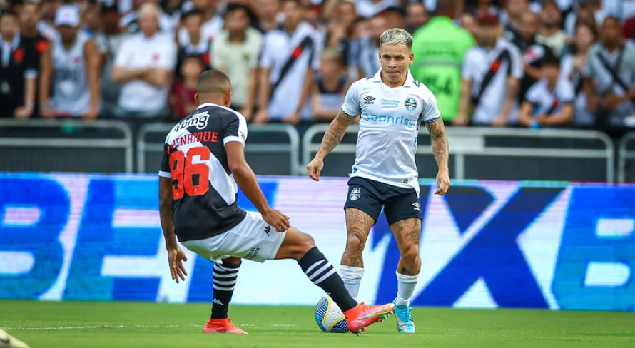 Vitor Guedes ‘não poupa palavras’ para criticar a arbitragem de Vasco x Grêmio pelo Brasileirão Série A