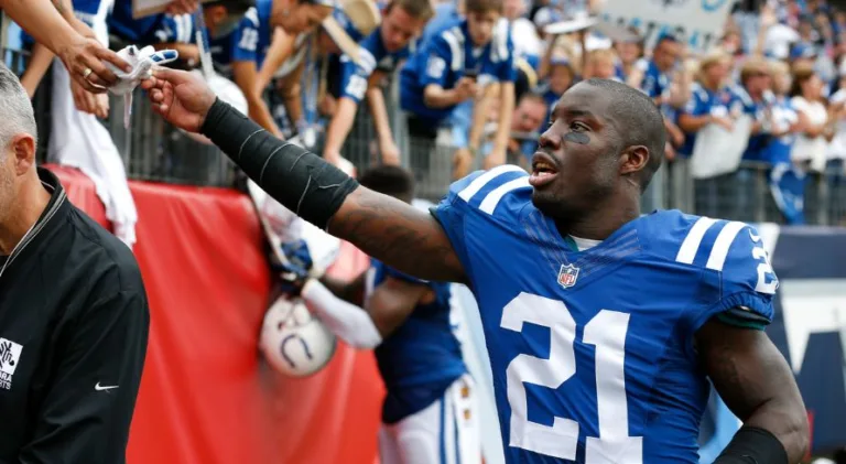 Ex-jogador da NFL, Vontae Davis, morre aos 35 anos