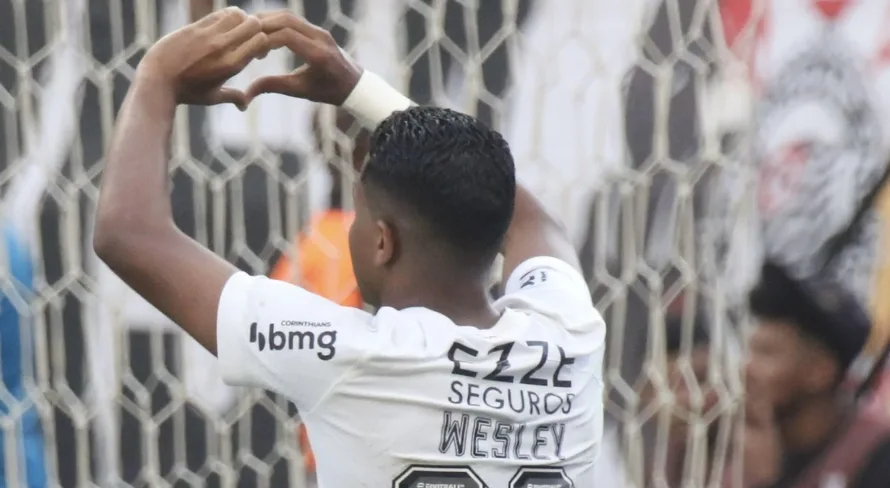 Galvão Bueno elege dois destaques do Corinthians no Brasileirão: “Momento mágico”