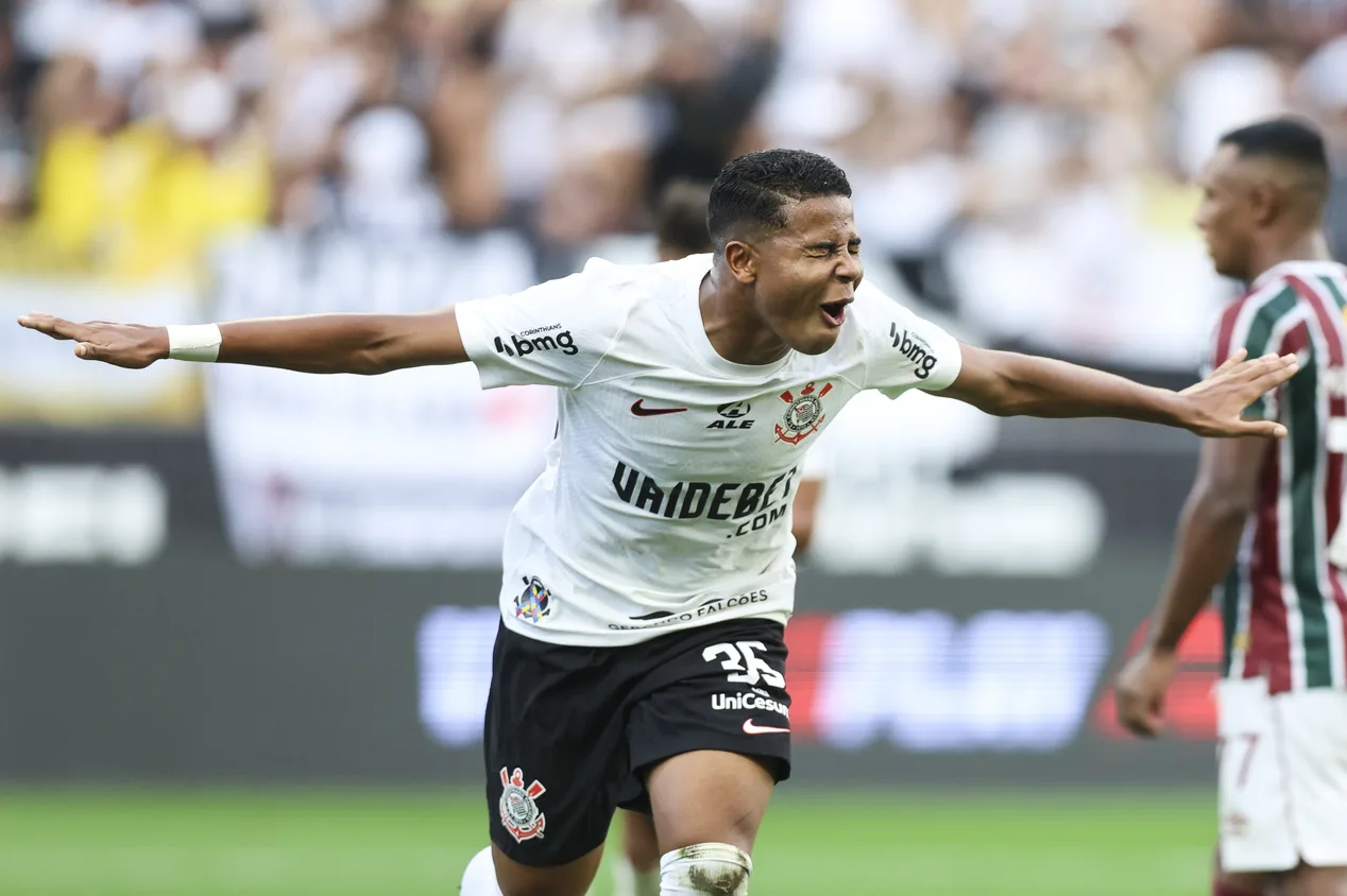 Com golaços de Wesley, Corinthians derrota o Fluminense pelo Brasileirão Série A