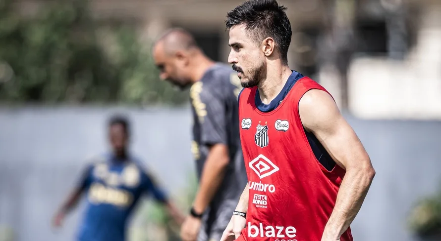 Willian Bigode retorna ao Santos e acirra disputa no ataque