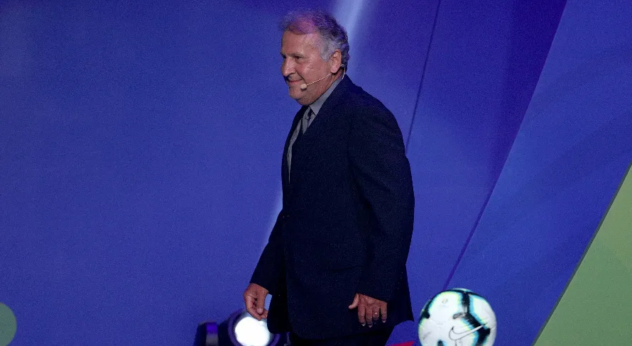 Rivellino coloca ex-camisa 10 da seleção brasileira no mesmo patamar de Zico