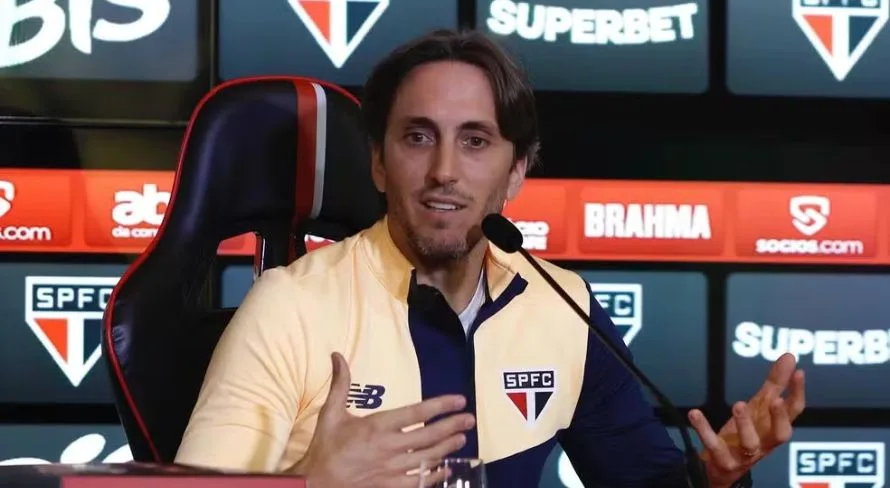 Arnaldo Ribeiro diz que Zubeldía “não vai beijar a mão” de estrelas do SPFC