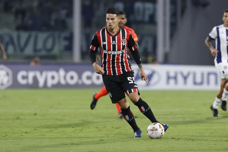 James Rodriguez, do SPFC, posta mensagem duvidosa: “Momento de contar esta noticia”