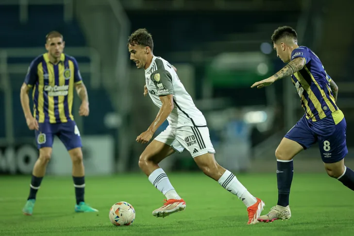 Paulinho brilha em vitória do Atlético-MG sobre o Rosario Central na Libertadores Paulinho brilha em vitória do Atlético-MG sobre o Rosario Central na Libertadores