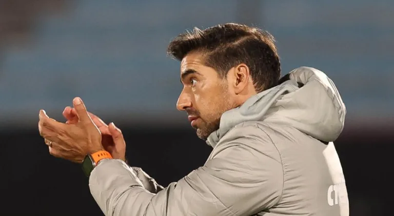 Abel Ferreira diz que Endrick é insubstituível no Palmeiras, mas cita dois nomes que podem ganhar espaço