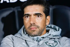 Abel cutuca CBF sobre paralisação do Brasileirão Série A: “Não vou dizer o que penso”