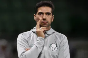 Abel Ferreira aborda derrota para o Palmeiras e culpa o estádio: “Se não jogamos no Allianz, não nos cobrem”