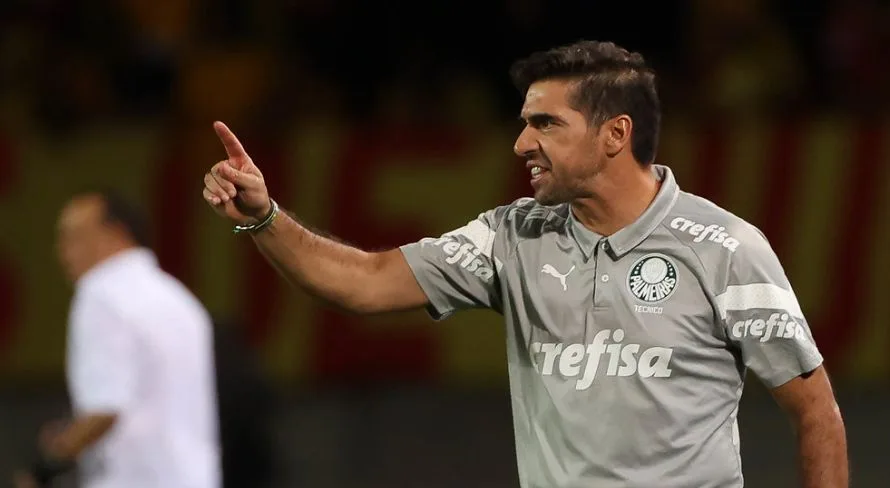 Casagrande “ignora” Abel e aponta técnico com melhor trabalho no futebol brasileiro hoje