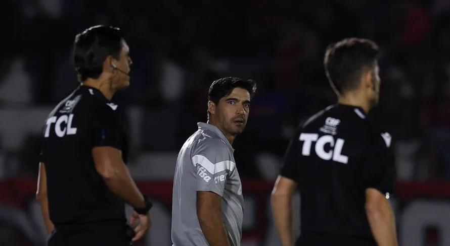 PVC revela motivo para Abel Ferreira ter se esquivado de polêmica no Palmeiras