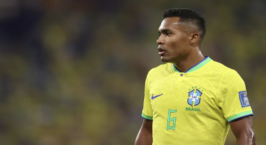 Alex Sandro é especulado no SPFC, mas Casares trata negociação como sonho distante