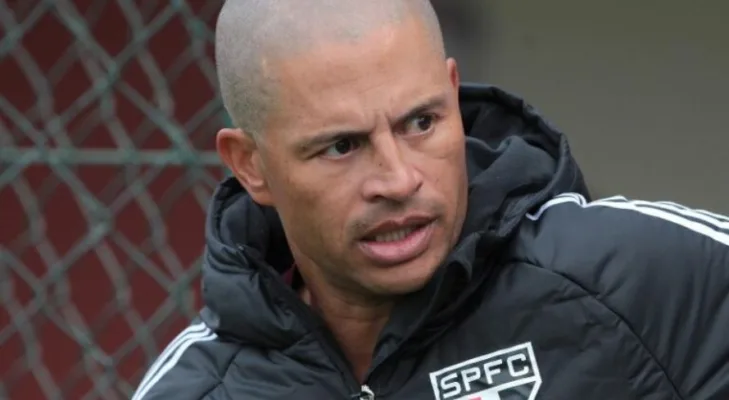 Ídolo em Cruzeiro e Palmeiras, Alex vira técnico de clube na Turquia Ídolo em Cruzeiro e Palmeiras, Alex vira técnico de clube na Turquia