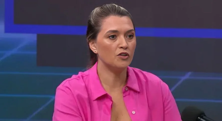 Ana Thaís se manifesta após ser “acusada” de clubismo: “Aviso”