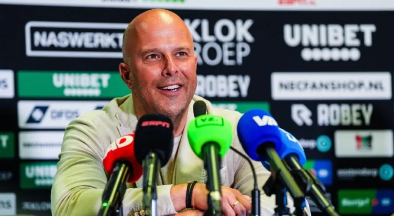 Arne Slot fala sobre substituir Klopp no Liverpool na próxima temporada