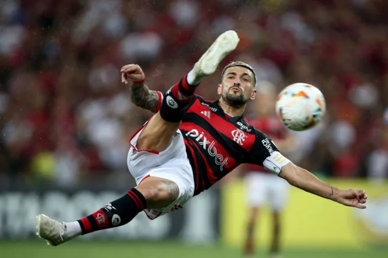 Saiba quando Arrascaeta deve retornar ao Flamengo após contusão