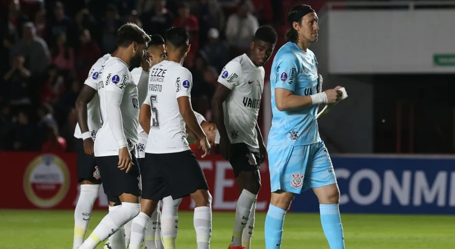 Atacante destaca importância de Cássio para o Corinthians