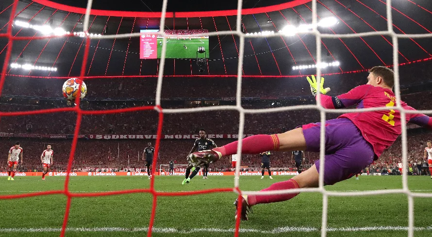 Vampeta indica goleiro que está no top-3 de melhor da história do futebol