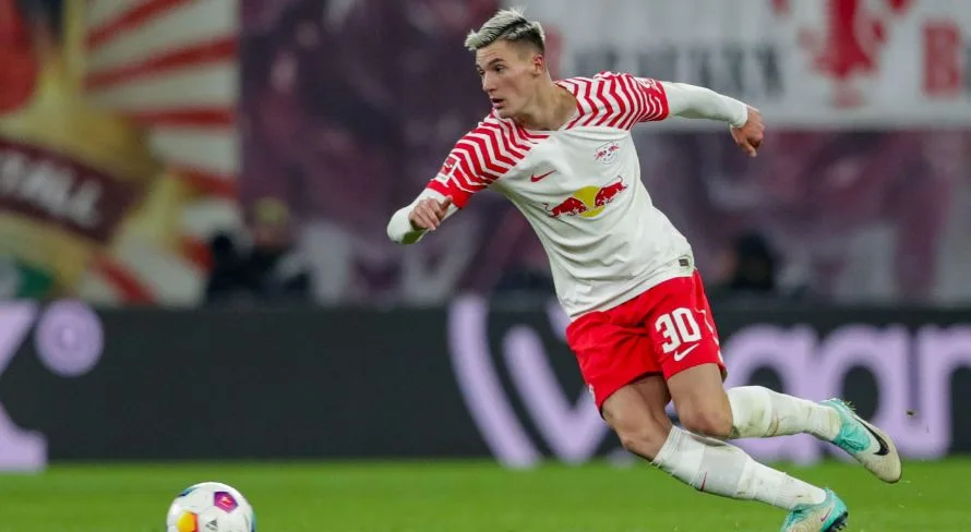 Alvo de Arsenal e Chelsea, Sesko decide permanecer no RB Leipzig