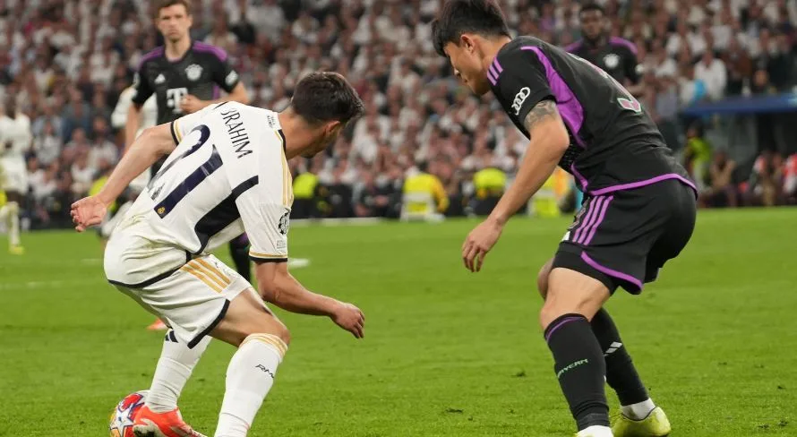 Kroos dá razão às reclamações do Bayern de Munique em eliminação para Real Madrid