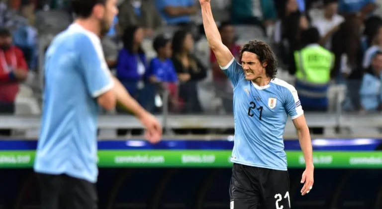 Cavani decide se aposentar pela seleção do Uruguai