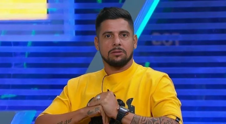 Cicinho descarta Mbappé e crava melhor jogador do mundo hoje