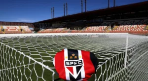 SPFC joga hoje pela Libertadores em estádio que tem uma escultura de Raposa; entenda
