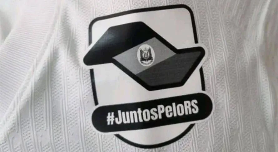 Corinthians apresenta nova camisa dedicada às vítimas das enchentes no RS