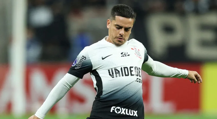 Corinthians confirma lesão de Fagner; veja detalhes