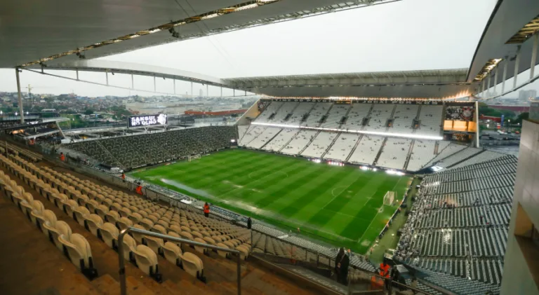 Corinthians está propenso a fechar com Liga Forte Futebol, diz Flavio Ricco