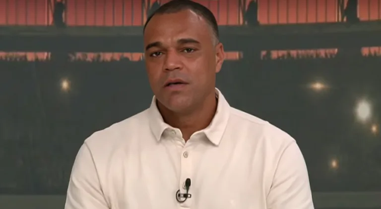 Denílson crava melhor lateral-esquerdo do futebol brasileiro hoje