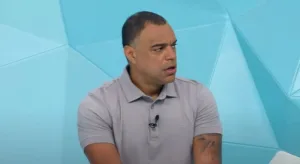 Denílson elege time do Brasileirão Série A que está devendo: “Pode mais”