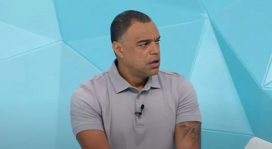 Denílson elege time do Brasileirão Série A que está devendo: “Pode mais”