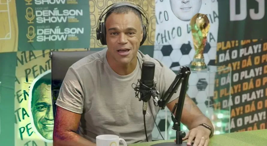 Denílson “esquece” Palmeiras e aponta time com o melhor futebol do Brasil