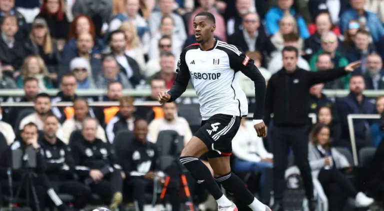 Newcastle se aproxima da contratação de zagueiro alvo do United na Premier League