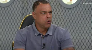 Denílson elege time “embaçado” do futebol brasileiro