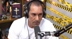 Edmundo indica jogador que pode ser vendido pelo Vasco: “Bem possível”