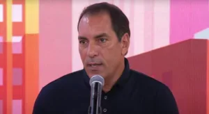 Edmundo reforça time que pode “renascer” no Brasil