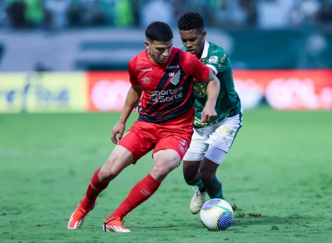 Palmeiras deve vender Estêvão acima da multa para o Chelsea; entenda 